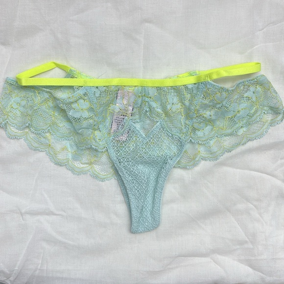 Victoria's Secret Other - Victoria's Secret Dream Angels Lacey Thong